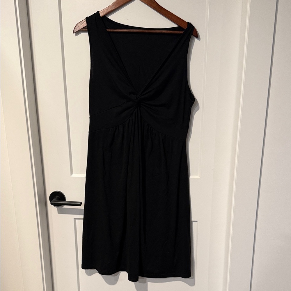 Elegant Black Sleeveless Dress
